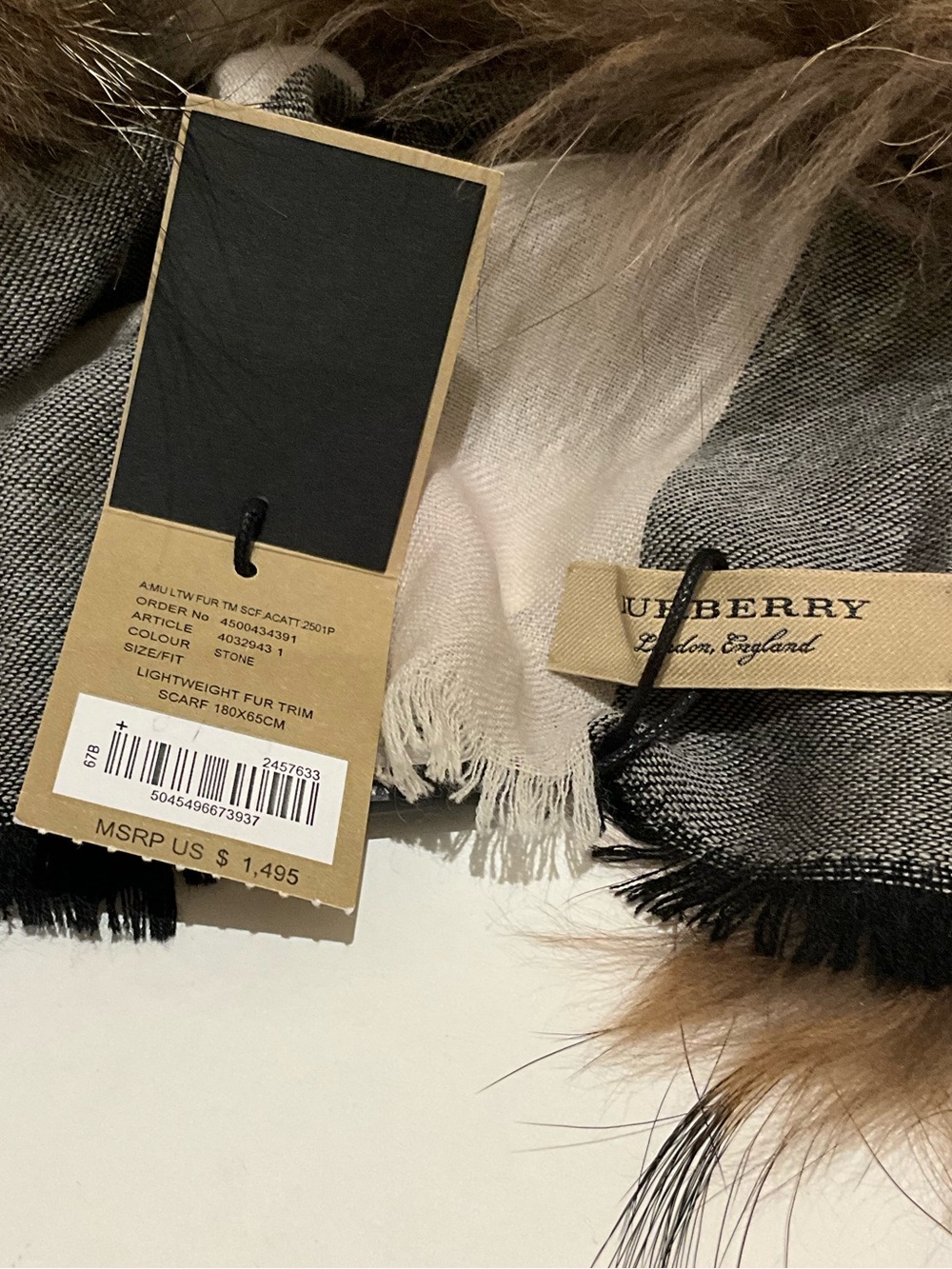 BURBERRY CASHMERE/ WOOL RACCOON FUR STOLE. - Picture 10 of 10
